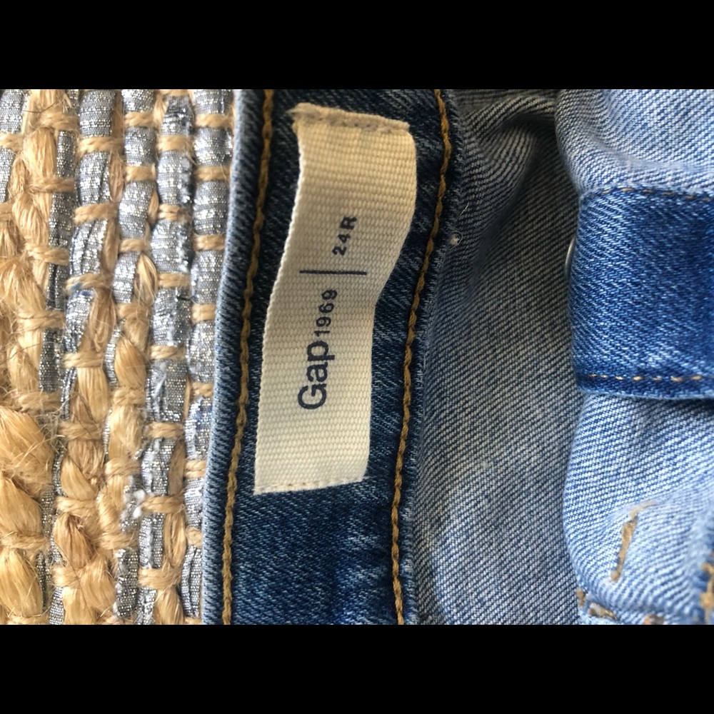 Skirts - Picture 3 of 3